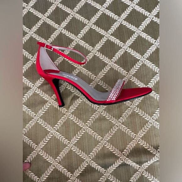 Alfani Ashton Red Sparkle Heels Size 10M 3 1/2” Heel Straps - Picture 12 of 16
